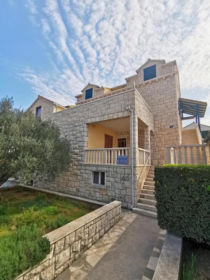 Villa Ela Postira Bagian luar foto