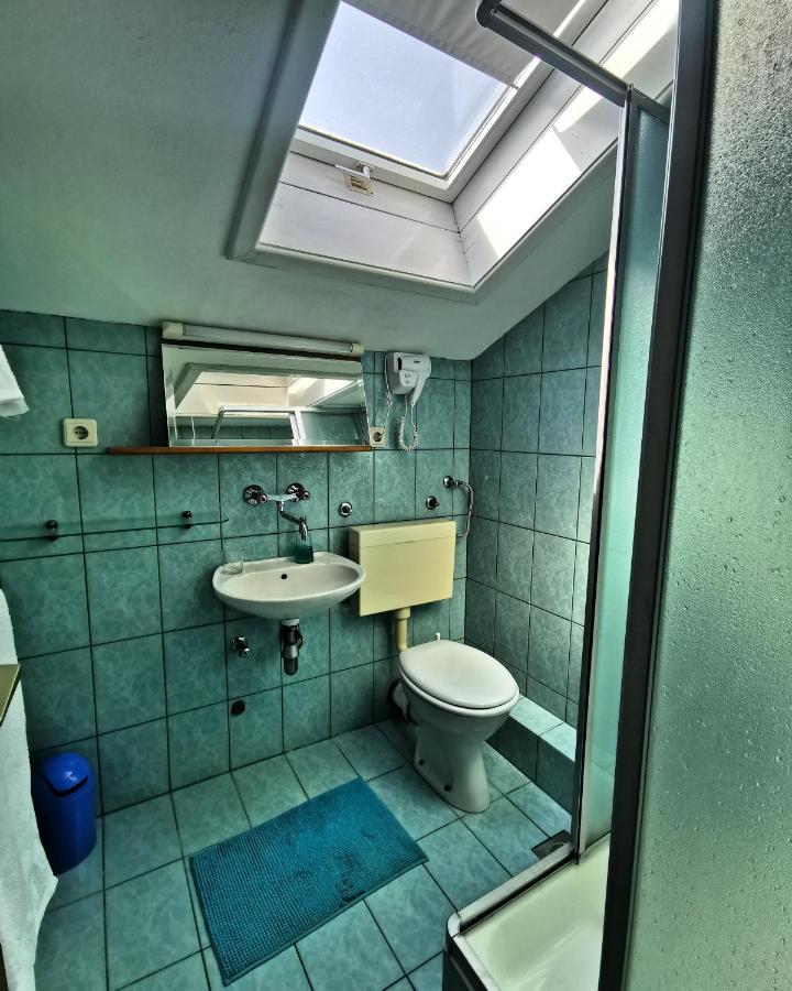 Villa Ela Postira Bagian luar foto