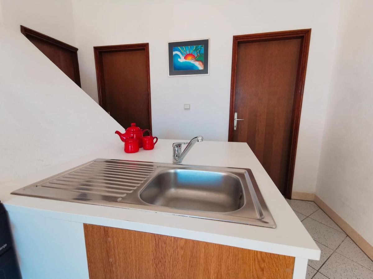 Villa Ela Postira Bagian luar foto