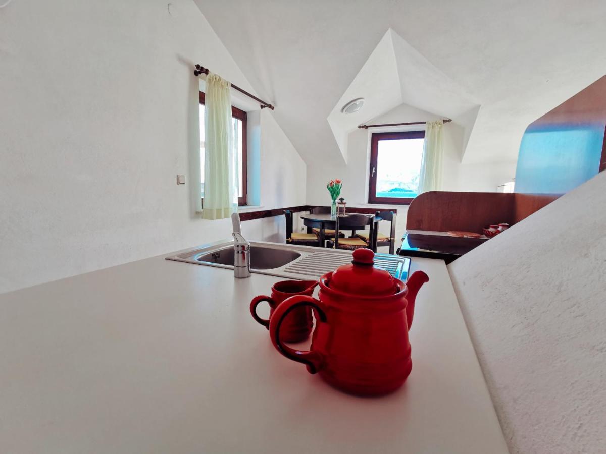 Villa Ela Postira Bagian luar foto