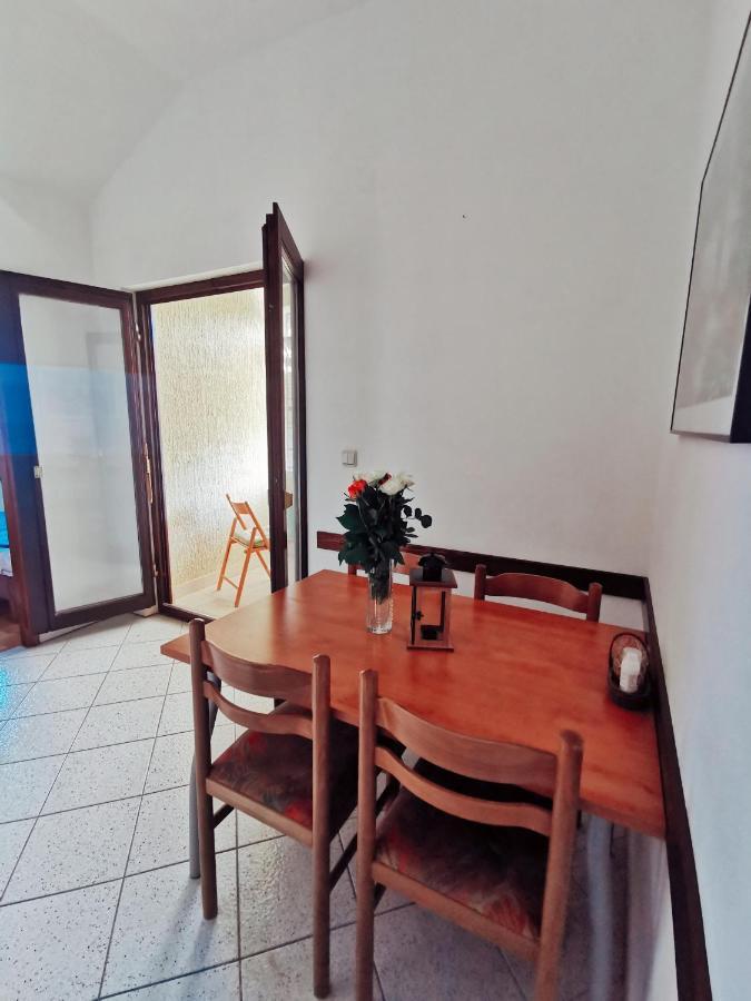 Villa Ela Postira Bagian luar foto