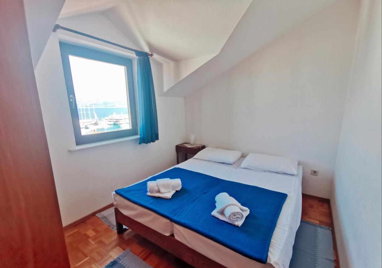 Villa Ela Postira Bagian luar foto