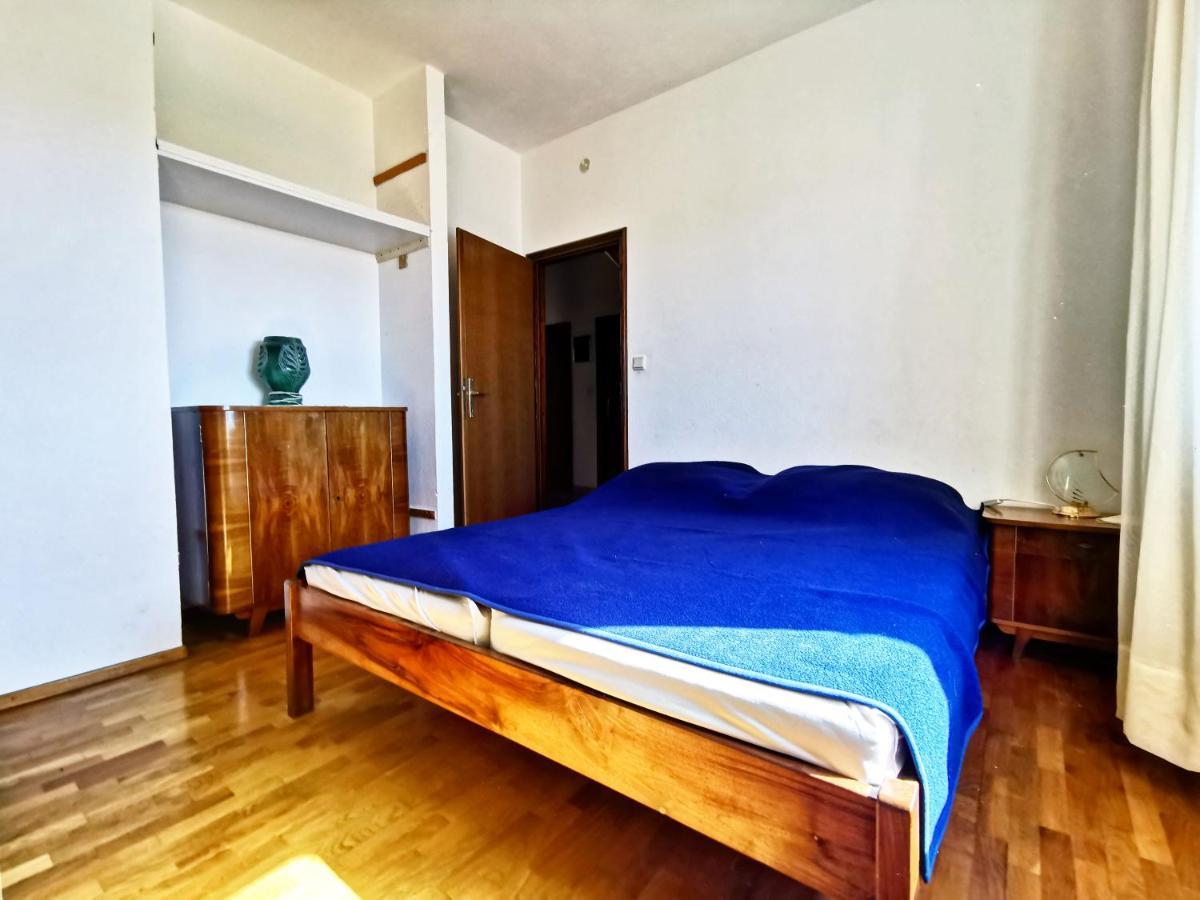 Villa Ela Postira Bagian luar foto