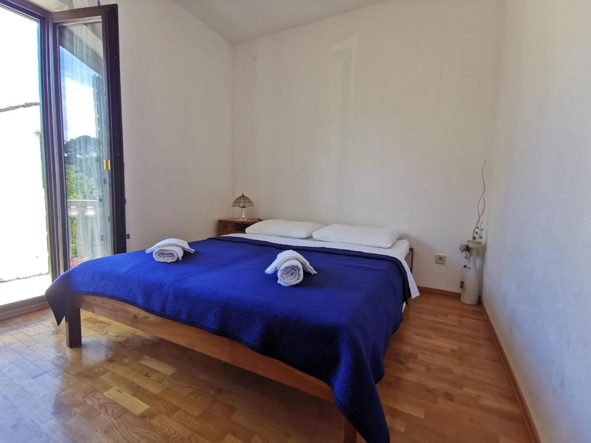 Villa Ela Postira Bagian luar foto