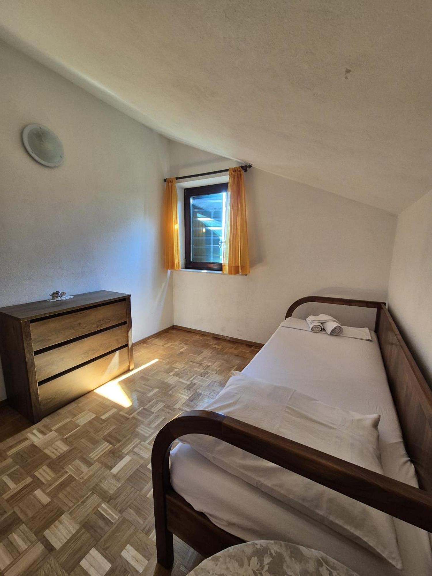 Villa Ela Postira Bagian luar foto